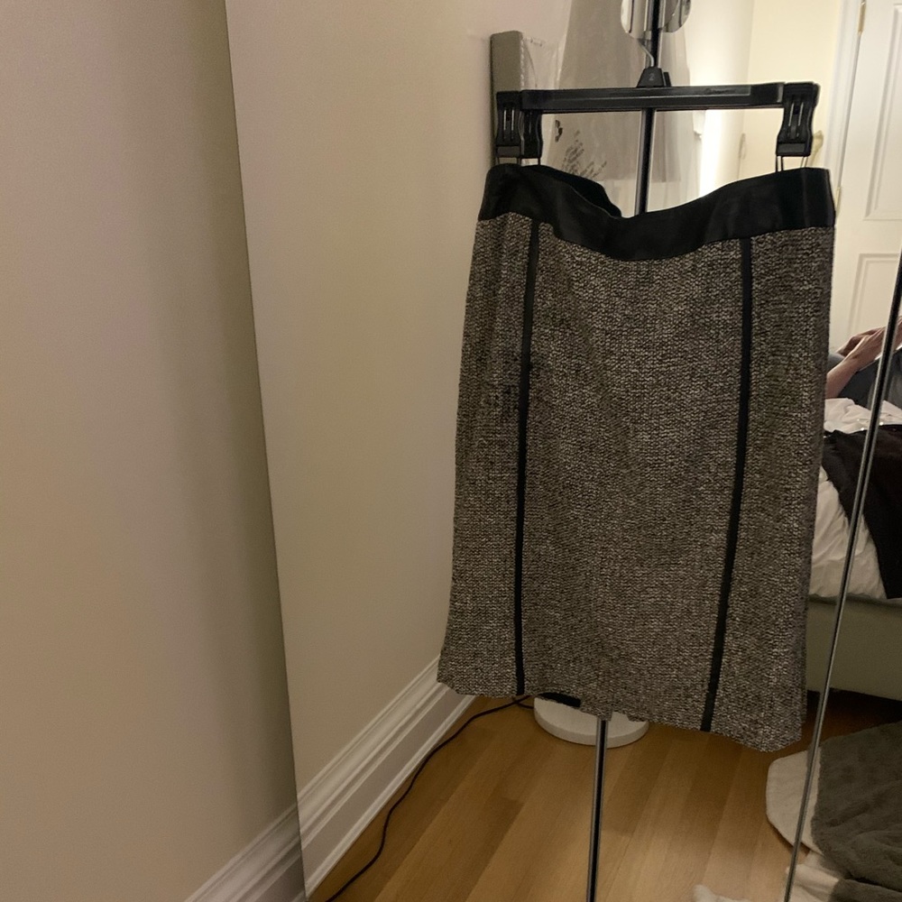 Hugo Boss Tweed Skirt Brown - Picture 1 of 4